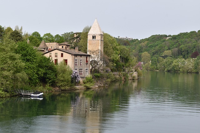 Saone - Lyon reisen auf dem Fluss Lyon an der Saone Frankreich