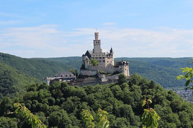 Burg auf einem Berg