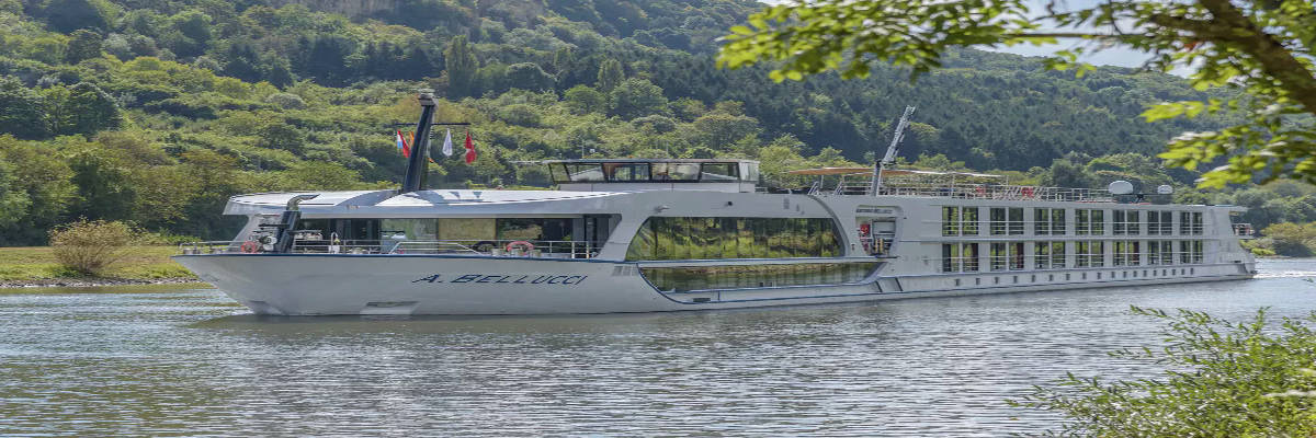 Stilvolle Antonio Buccelli Flusskreuzfahrt mit Panoramablick