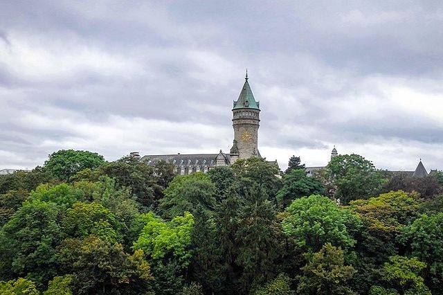 Niederlande Luxenburg Burg mit Turm