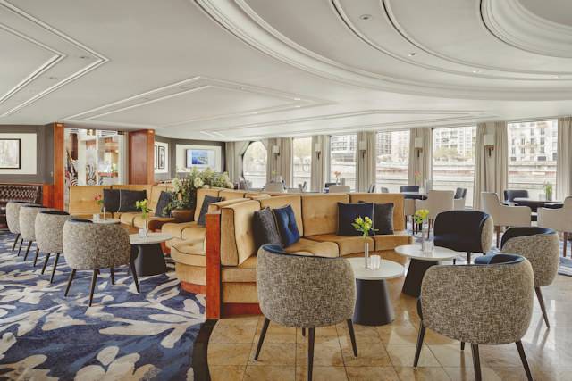 Lounge der MS Gloria mit stilvollem Ambiente auf Flusskreuzfahrt ab Paris