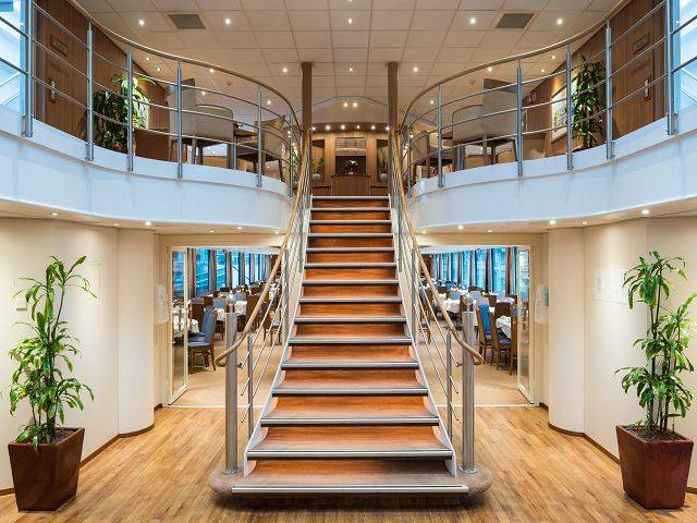 MS Rhein symphonie Lobbybereich