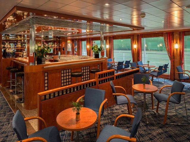 MS Bellejour Bar & Lounge