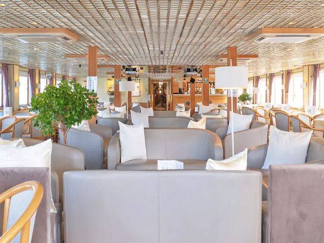 La Belle de Cadix Bar & Lounge