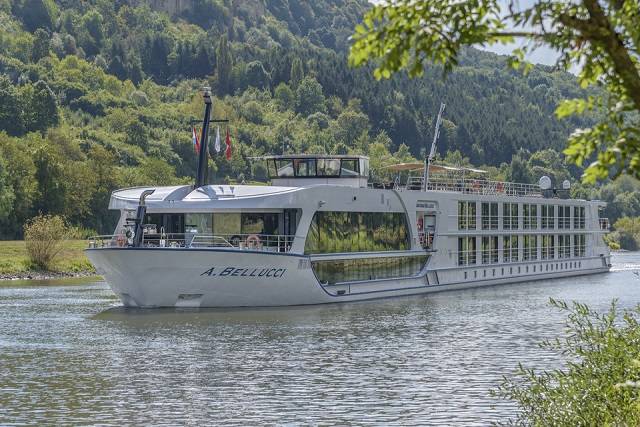 Antonio Buccelli Flussschiff außen