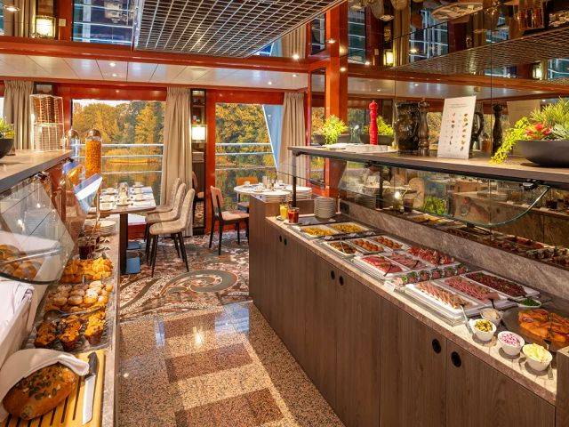 MS Celina Frühstücksbuffet